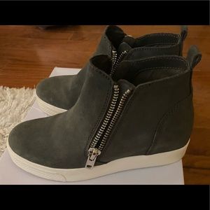 EUC Steve Madden Wedgie Sneaker